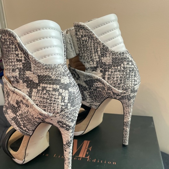 Platform snakeskin heeled sandals - Picture 3 of 6